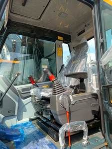 Hyundai HX220HD d'occasion en bon état, excavatrice Hyundai HX220HD, engins de chantier, chenille hydraulique, construction de bâtiments - Product Image 5