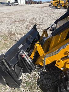 Chargeuse-pelleteuse compacte JCB de haute qualité |   Chargeuse-pelleteuse JCB 1CXT 49HP Diesel sur chenilles prête pour une livraison rapide - Product Image 4