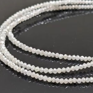 ลูกปัดเพชรเม็ดกลมเหลี่ยมเพชรพลอยเกล็ดหิมะสีขาวธรรมชาติลูกปัดเพชรแบบหลวมสำหรับทำเครื่องประดับเพชรคุณภาพสูง - Product Image 1