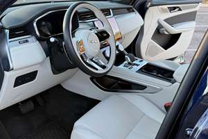 Jaguar F-Pace P400 R-Dynamic S 2024 en excellent état, 395 ch, bicylindre suralimenté, transmission intégrale, bleu Portofino - Product Image 5