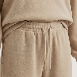 Survêtement d'entraînement décontracté vintage en polaire mi-épaisse pour femme, coupe régulière, avec capuche et détails en dentelle, écologique - Product Image 5