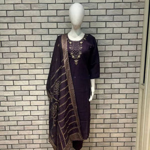 Pakaian Tradisional Wanita India Buatan Tangan 3-Potong Bahan Rayon Roman Ukuran <span class=keywords><strong>M</strong></span> hingga XXXL Kualitas Premium Grosir Ekspor - Product Image 1