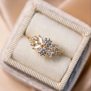 Marquesa de racimo floral y anillo de flor de diamante cultivado en laboratorio de corte redondo, joyería de compromiso de oro sólido de 18 quilates para regalo de propuestas de boda - Product Image 3