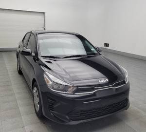 Kia Rio5 S Wagon FWD 2024 Noir Intense d'occasion avec toit ouvrant, démarrage à distance, sièges en cuir, jantes en acier, boîte automatique, système de navigation - Product Image 1