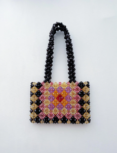 Mini sac fourre-tout en perles noires élégantes avec des accents subtils en forme de fleur de perle blanche et une poignée courte, à prix de gros. - Product Image 6