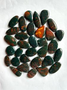 Cabujón de piedra de sangre de alta calidad, cristal curativo de Grado Superior Natural hecho a mano InfinityStones Rajasthan 4-10g para joyería a granel - Product Image 3
