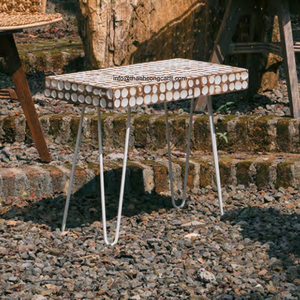 Mesa duradera con incrustaciones de cáscara de coco de alta calidad para interiores elegantes Soporte de producción rápida en todo el mundo - Product Image 1