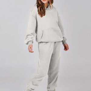 Chándal con Logotipo Personalizado para Mujer a Bajo Precio, Chándal con Capucha y Manga Larga para Mujer para Usar en Invierno - Product Image 5