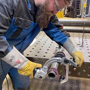 Máquina Neumática de Lijado de Tubos Redondos de 6 Velocidades para Acabado de Barandillas y Tubos Metálicos - Product Image 2