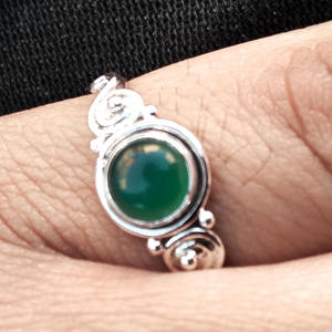 Anillo de Plata de Ley 925 Hecho a Medida con Piedra de Lapislázuli de Corte Ovalado, Engaste de Bisel, Joyería Cristiana de Lujo Hecha a Mano, Venta al por Mayor para Mujer - Product Image 1