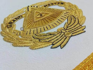 Tablier de Grand Maître Maçonnique Vintage de Haute Qualité, Broderie Artisanale, Velours de Peau d'Agneau Écologique, Personnalisable - Product Image 3