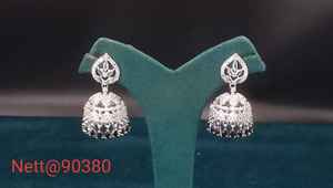 Elegante conjunto de joyas de pendientes de latón con diamantes americanos brillantes para mujer, perfecto para bodas y ocasiones especiales - Product Image 6