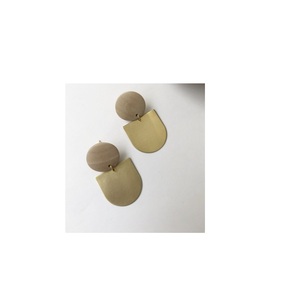 Boucle d'oreille en laiton de qualité antique, aspect neuf, pour filles, boucle d'oreille de mariage, meilleur fabricant, boucle d'oreille tendance, design exquis - Product Image 1