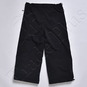 Pantalones de Esquí Negros de Pierna Ancha de Primera Calidad con Exterior Impermeable, Forro Cálido, Bolsillos con Cremallera y Puños Ajustables en el Bajo - Product Image 2