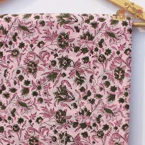 Dernière collection de tissus indiens floraux imprimés à la main en coton pur, doux et confortable pour les vêtements féminins - Product Image 4