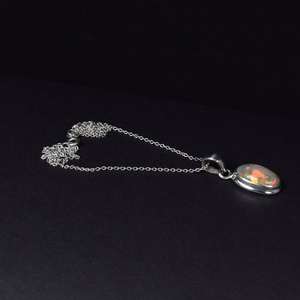 Pendentif en argent sterling avec opale éthiopienne, collier en pierre précieuse, pierre de naissance d'octobre, fait main, élégant, cadeau unique pour femmes et enfants - Product Image 2