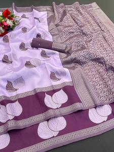 Magnifique sari en soie Kanjivaram traditionnel avec un chemisier en zari doré pour les occasions ethniques, classiques, professionnelles, de mariage, de plage et de fête - Product Image 3