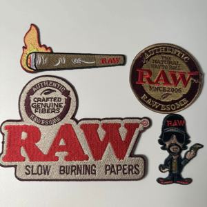 Fabrication de patchs en gros personnalisé extérieur broderie fer sur patchs vêtement applique aventure patch brodé pour vêtements - Product Image 4