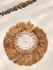 Sous-verres en raphia naturel pour boissons chaudes ou froides, protégeant les surfaces de la chaleur et des déversements - Product Image 5