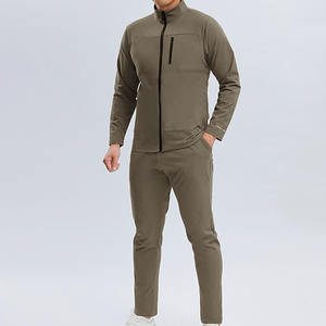 Conjunto Deportivo Personalizado para Hombre con Logotipo, Transpirable, Absorbente de Humedad, con Tela de Secado Rápido y Elástica - Product Image 4