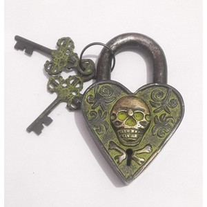 Heart-Shape Padlock Fully Functional with 2 Keys - Gym Lock, Combination Locks for Gates Toolbox Luggage School Home Office Trav - Product Image 1