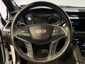 Cadillac XT5 FWD Premium Luxury d'occasion propre 2024 - Product Image 3