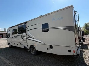 FLEETWOOD RV FLAIR 31A USADO EN BUEN ESTADO, MODELO 2017, LISTO PARA LA VENTA - Product Image 6
