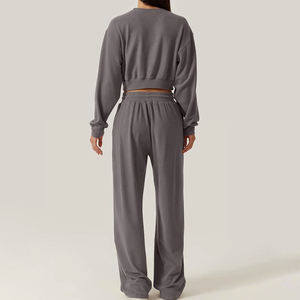 Conjunto Deportivo Personalizado de Moda, Sudadera con Cuello Redondo y Pantalones Deportivos con Lavado Ácido y Parches Desgastados, Estilo Deportivo para Mujer 2026 - Product Image 2