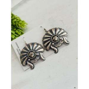 Pendentif Concho Vintage Navajo Fait Main en Argent Sterling, Motif Fleur Goutte d'Eau, pour Fêtes, Tendance, avec Topaze, Rubis, Diamant, Perle - Product Image 4