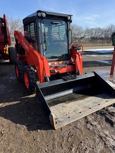 Chargeuse sur pneus compacte Kubota SSV65 avec godet frontal, chargeuse hydraulique diesel pour travaux agricoles et de construction - Product Image 6