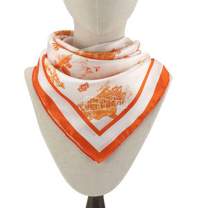 Buatan tangan digulung tepi ditandai rumah Motif sutra cetak Toile De jooy 90 syal persegi terikat untuk Leher atau kepala - Product Image 2