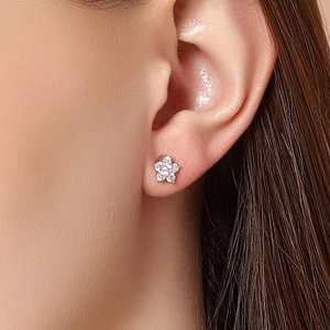 92.5 <b>Silver</b> <b>Stud</b> <b>Earrings</b> Trendy Flower Shape Zircon Diamond Pearl Platinum Main for Wedding Engagement Party Gift-Model 152997 - Product Image 2