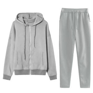 Ensembles de jogging unisexe pour hommes et femmes, confortables et à la mode pour tous les âges pour une utilisation en extérieur avec col à capuche - Product Image 2