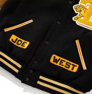 Veste Letterman universitaire à manches en peau de cheval personnalisée OEM pour hommes avec broderie en chenille et lettrage pour l'hiver - Product Image 3