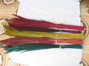 Palo de escoba de madera artesanal con recogedor para limpieza del hogar, bolsa de hierba suave de tamaño pequeño, empaquetada para uso en fregona - Product Image 4