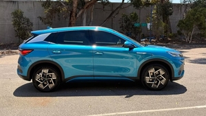 2023 BYD ATTO 3 SUV Extendido FWD / Volante a la Derecha / Volante a la Izquierda - Product Image 2