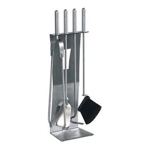 Juego de herramientas de fuego de hierro artesanales con una construcción fuerte y acabado tradicional perfecto para chimeneas rústicas o estufas de leña - Product Image 2