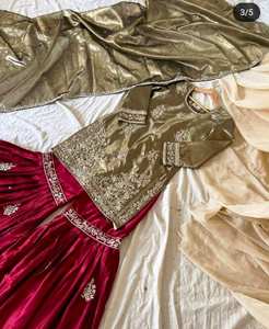 Beaux costumes indiens non cousus brodés à la main pour les femmes pour les fêtes de style traditionnel - Product Image 3