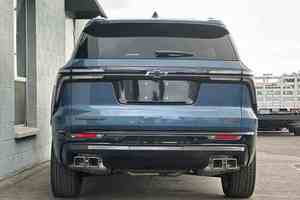 Chevrolet Traverse RS AWD 2023 propre, conduite à gauche, sièges en cuir, caméra de recul - Product Image 4