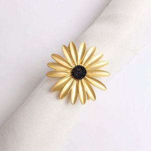 Anneaux de serviette ou support en métal doré Design fleur de soleil accessoires de cuisine anneau de serviette pour mariage de luxe fête de noël - Product Image 1