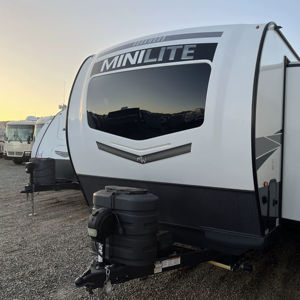 Remolques de Viaje Forest River RVs Rockwood Mini Lite Expandidos, Modernos y Ligeros, Usados y Económicos, Modelos 2024 y 2025, en Venta - Product Image 1