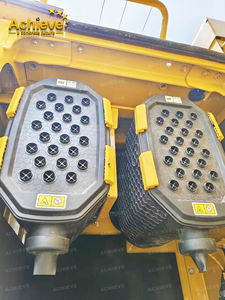 Б/у мини-экскаватор-погрузчик Caterpillar Cat352, модель 2023 года, 5,2 тонны, двигатель, коробка передач, мотор - Product Image 5