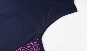 Conjunto de Uniforme de Baloncesto Reversible con Sublimación Personalizada, Transpirable, Antibacterial, de Secado Rápido, 100% - Product Image 3