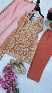 Traje paquistaní bordado con clase Tennecy para niñas, costura impecable, precio al por mayor para bodas, fiestas, compromisos - Product Image 4