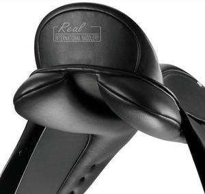 Selle d'équitation anglaise de qualité supérieure Selle de dressage en cuir intelligente fabriquée à la main en Inde - Product Image 3