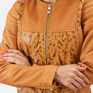 Venta al por mayor de las mujeres chaqueta de cuero genuino de moda del motorista de la motocicleta abrigo ajustado con cremallera prendas de vestir exteriores para el invierno - Product Image 3
