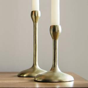 Portavelas de metal con detalles artísticos y ganchos elegantes adecuados para la decoración de pasillos o entradas - Product Image 4