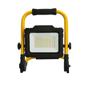 Faretto LED Piatto da 30 Watt Luce Bianca 4000o. Lampada IP65 da 3300 Lumen con Maniglia per il Trasporto - Product Image 1