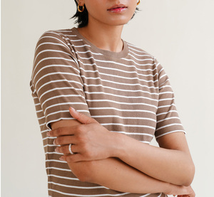 Vente en gros de vêtements de rue d'été pour femmes, t-shirt court à rayures vintage, coton de haute qualité, séchage rapide, respirant, logo personnalisé - Product Image 6