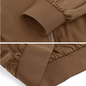 แจ็คเก็ตบอมเบอร์สีน้ำตาลแบบมีซิป กันน้ำสำหรับฤดูหนาว เป็นมิตรกับสิ่งแวดล้อม รับทำโลโก้  ลำลอง ผลิตจากโพลีเอสเตอร์  บุขนแกะ สไตล์วิทยาลัย  เสื้อผ้าสตรีทแวร์  เสื้อคลุม - Product Image 5